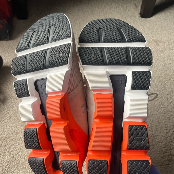 NWT On Cloud surfer trainers with laces - Picture 12 of 12